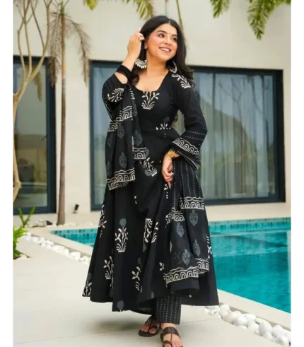 gown three piece