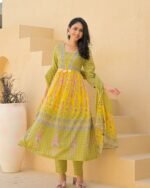 gown three piece