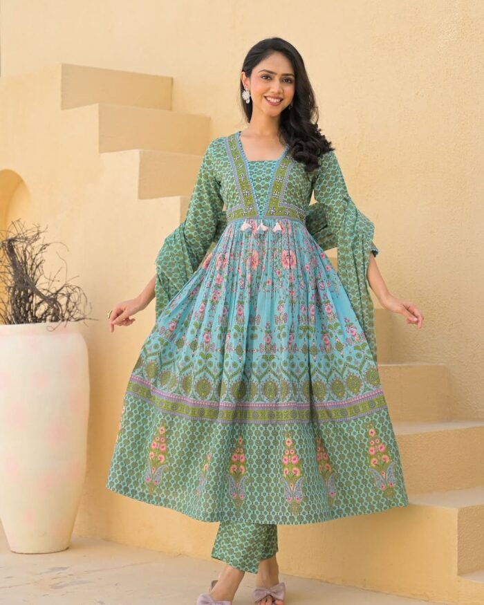 gown three piece